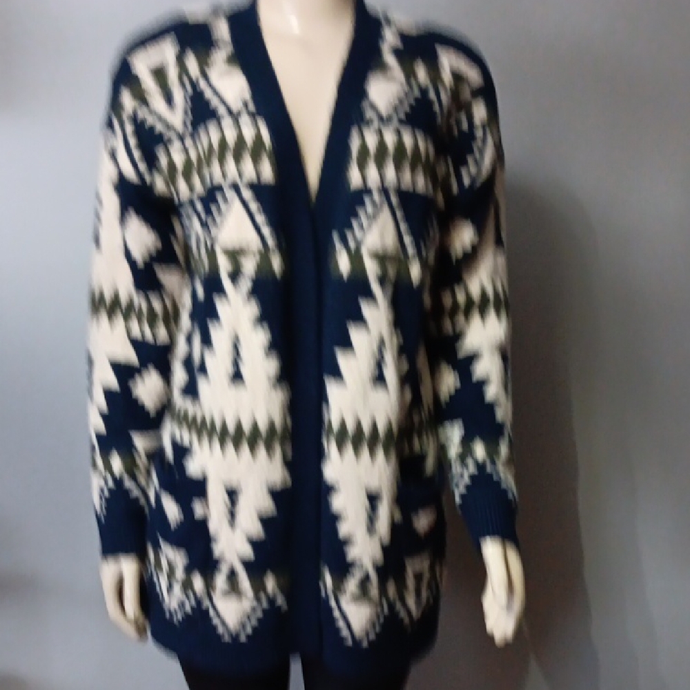 Lucky Brand Navy and Cream Cardigan Knit Sweaterl With Feont Pockets